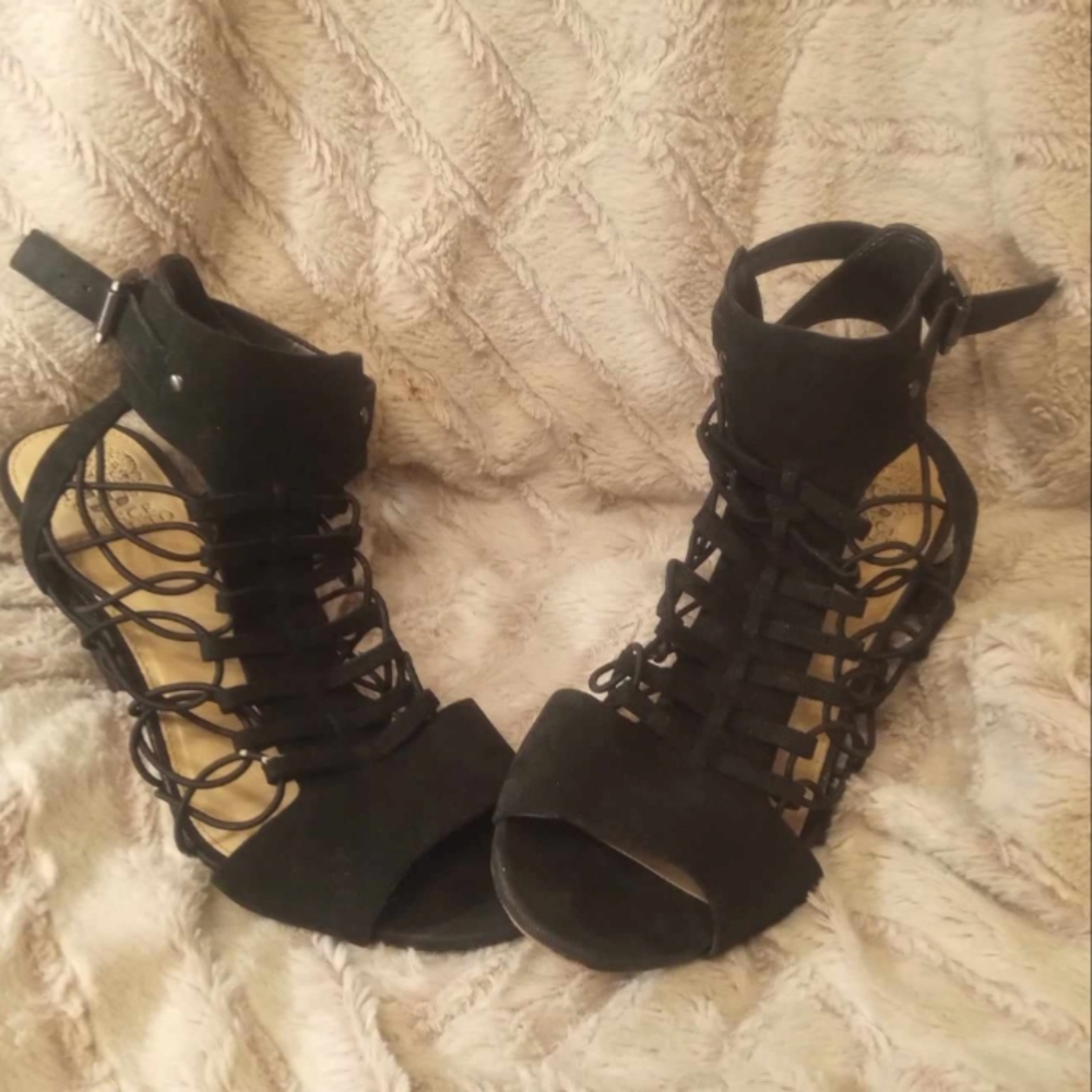 Vince camuto level black strappy